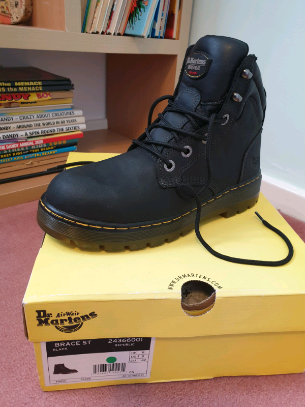dr martens 10966